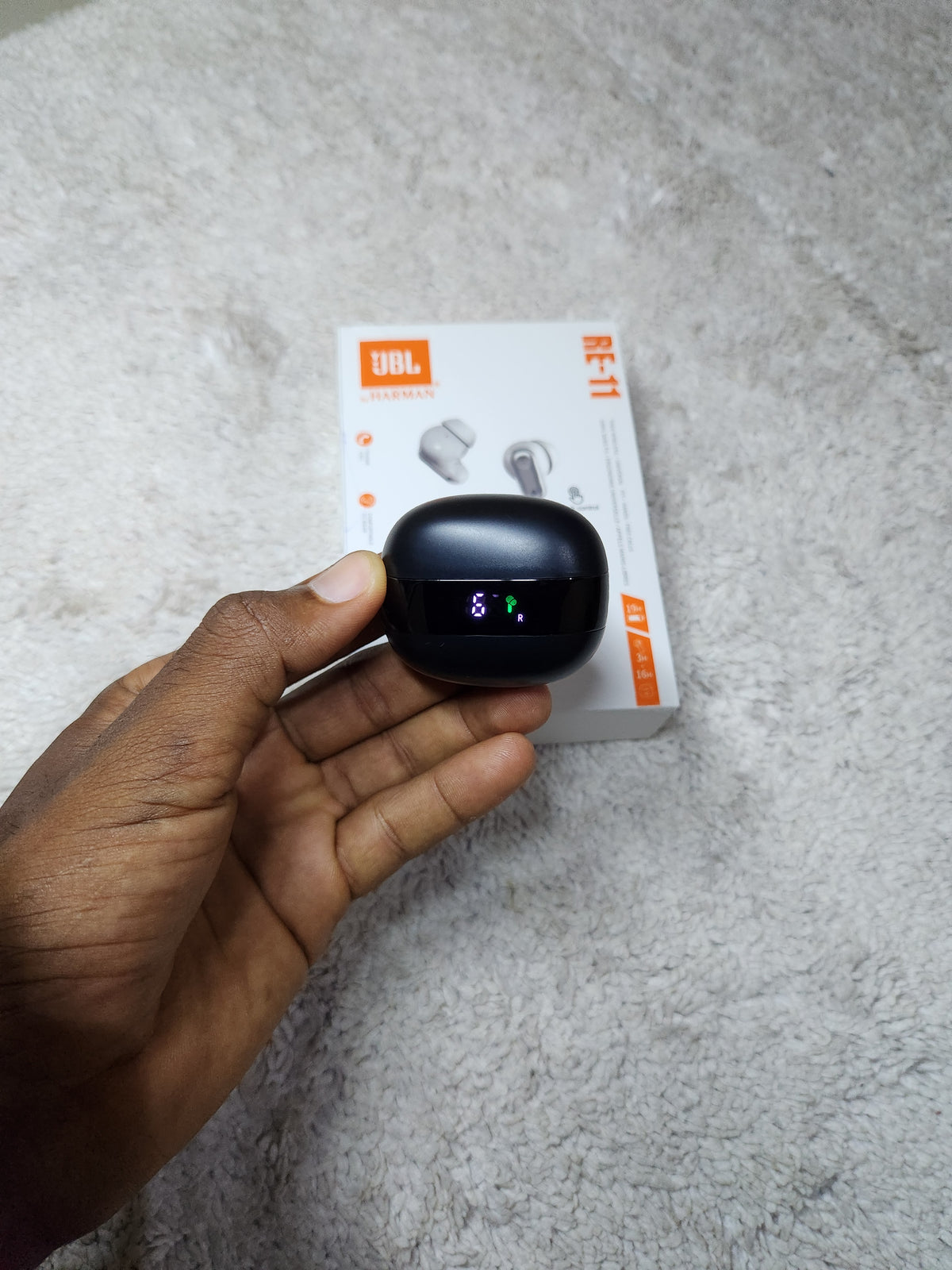 Écouteurs JBL Mini — Écran batterie, basses renforcées, appels mains-libres